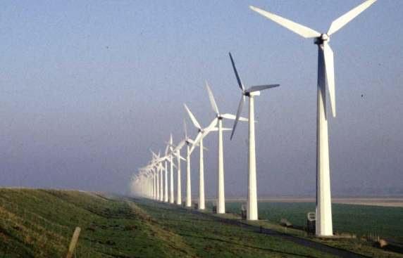ENERGIA EÓLICA Energia produzida a partir do movimento gerado pela força do vento.