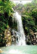 Cachoeira Serra Azul: Distante 23 km da vila Bom Jardim, onde o Rio Cuiabazinho tem suas primeiras