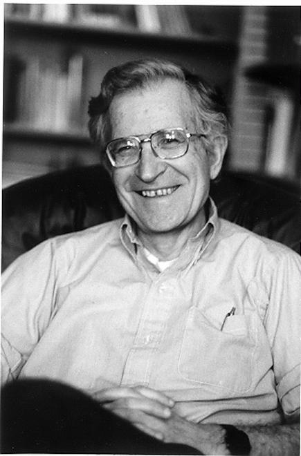 A Gramática Gerativa O GERATIVISMO DE CHOMSKY Em 1957, Noam Chomsky publica o livro Syntactic Structures (ou Estruturas Sintáticas), cujo objeto de estudo são as sentenças produzidas, ou possíveis de