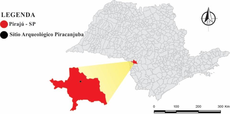 O Sítio Arqueológico Piracanjuba está localizado a jusante do Rio Paranapanema, no Município de Piraju, SP, nas coordenadas E = 666.760 m; N = 7.438.560 m e altitude de 568,20 m (Figura 1).