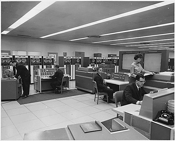 earlier IBM 709 vacuum tube mainframe computers Dual 7090s at