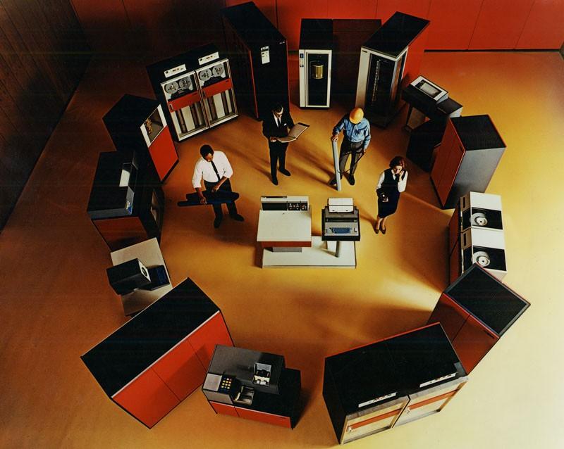 360 IBM (1964) Primeira linha de