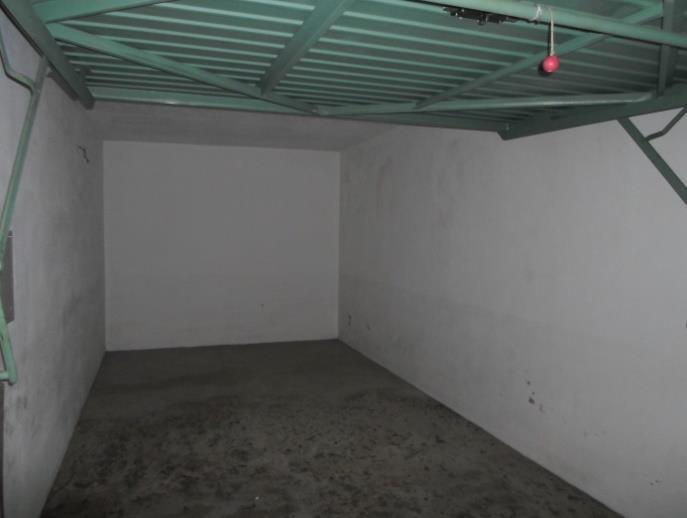 11 Verba 17 - Garagem c/ 20 m2 Área Bruta Privativa: 20 m2 Prédio Urbano Fracção Autónoma designada pela letra B destinada estacionamento coberto e fechado, com a área bruta privativa de 20 m2, sito