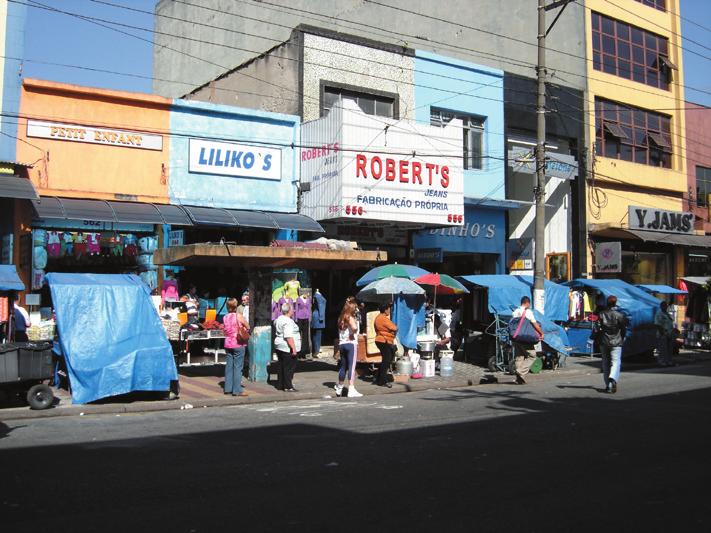 partir das ruas comerciais que organizam os percursos dos pedestres