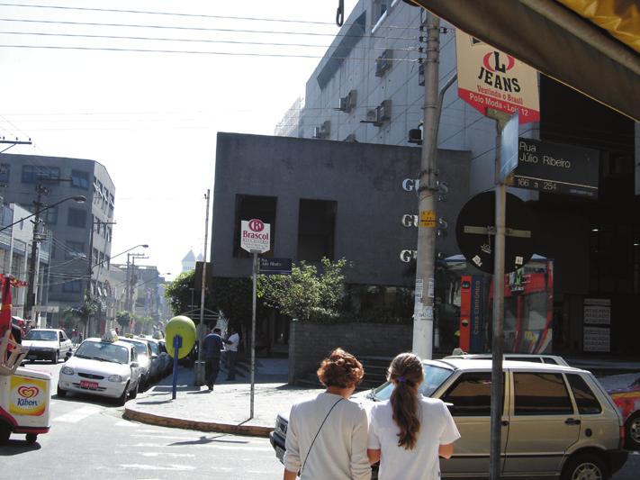 Rua Barão de Ladário em direção à Praça Padre Bento.