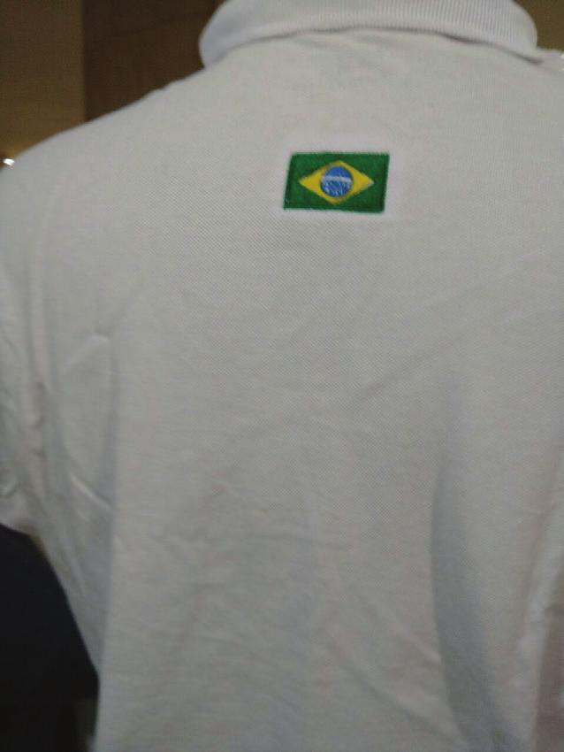 Nas camisas da Vitrine Esportiva: R$