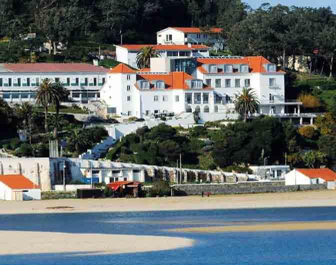 O INATEL Foz do Arelho Hotel *** fica junto à baía, entre a Lagoa de Óbidos e o mar, numa