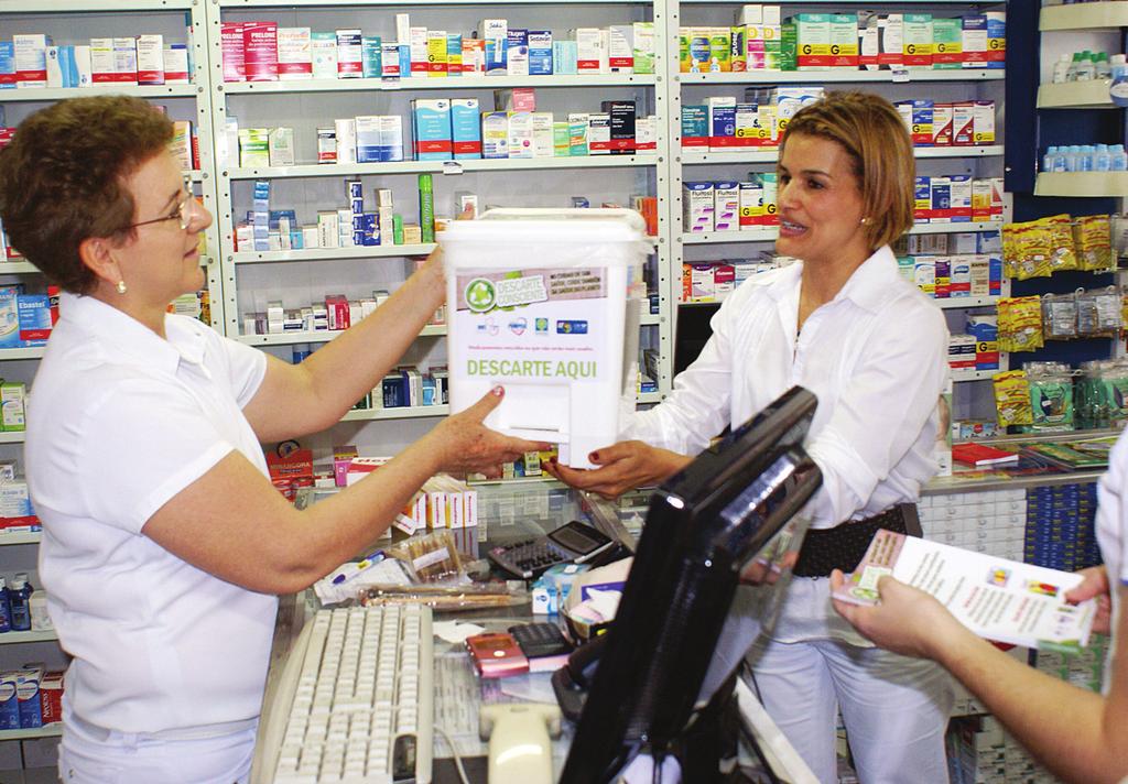 a sobra nas residências, no intuito de evitar a farmacinha improvisada e a automedicação, conta a vice-diretora da Seccional Marília, dra. Luciane Tiburtino.