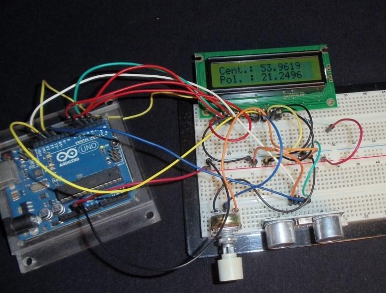 Exemplo 02: Medidor de distância com o sensor ultrassônico HC-SR04 e display LCD 8 O HC-SR04 pode ser usado para medir distâncias de até 4m com precisão de 3mm (dados do datasheet do produto) e