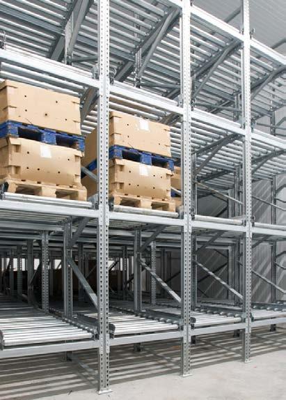 Características do sistema de paletização dinâmica As estantes dinâmicas para a armazenagem de produtos em paletes são estruturas compactas que incorporam