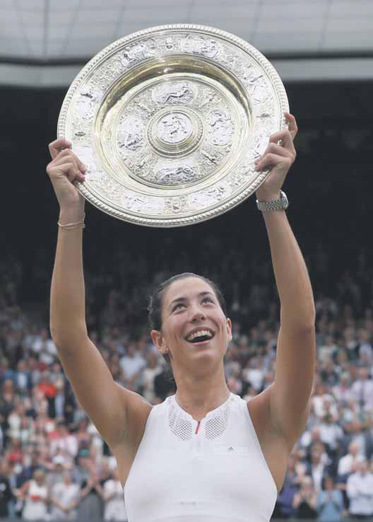 na tráve. Dvadsaťtriročná Španielka Garbine Muguruzová je jedna z nich, čo potvrdila grandslamovými triumfami na vlaňajšom Roland Gar- ros a tohtoročnom Wimbledone.