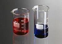 ANÁLISE QUÍMICA I Materiais para Laboratório Tipos de Vidro : borossilicato (uma miscelânea de óxidos de silício, sódio, alumínio e boro comercialmente