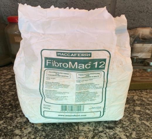 5 2.1.6 Fibra de Polipropileno A fibra utilizada foi a microfibra, FibroMac 12, da fabricante Maccaferri.
