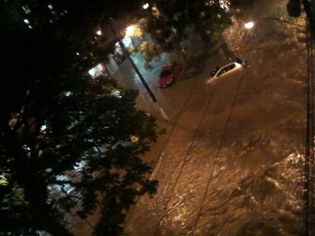 Evento extremo de chuva no dia 06 de abril de 2012 em Teresópolis-RJ Entre o final da tarde e início da noite de sexta-feira do dia 06/04/2012, chuvas torrenciais atingiram algumas localidades da