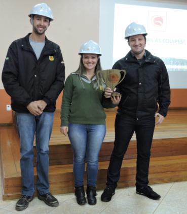 agraciadas com um café da manhã e receberam