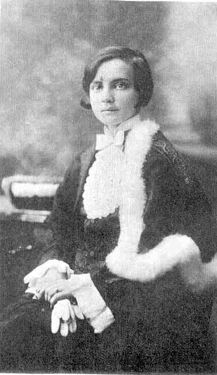 MARIA JOSÉ SALGADO LAGES (17/06/1907 30/11/2003) PROFESSORA ASSISTENTE DE CLÍNICA OTORRINOLARINGOLÓGICA Nasceu em 17 de junho de 1907, em Maceió, Estado de Alagoas, filha da pernambucana D.