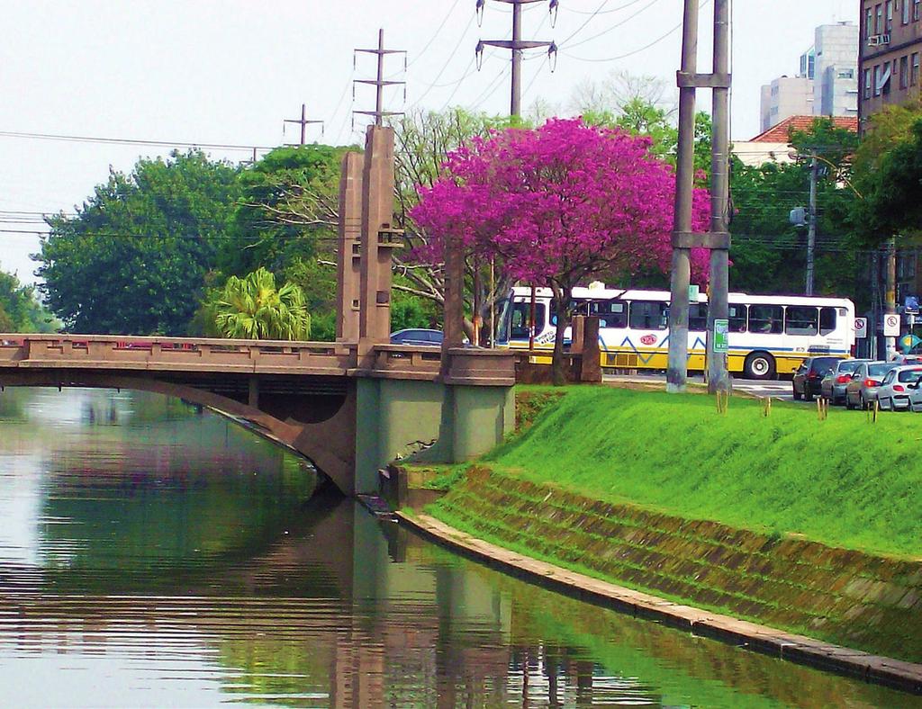 Com o objetivo de melhorar esta relação da cidade com o arroio, o Dmae vem fazendo investimentos em implantação de redes separadoras de esgoto doméstico, coletores-tronco, interceptores e emissários