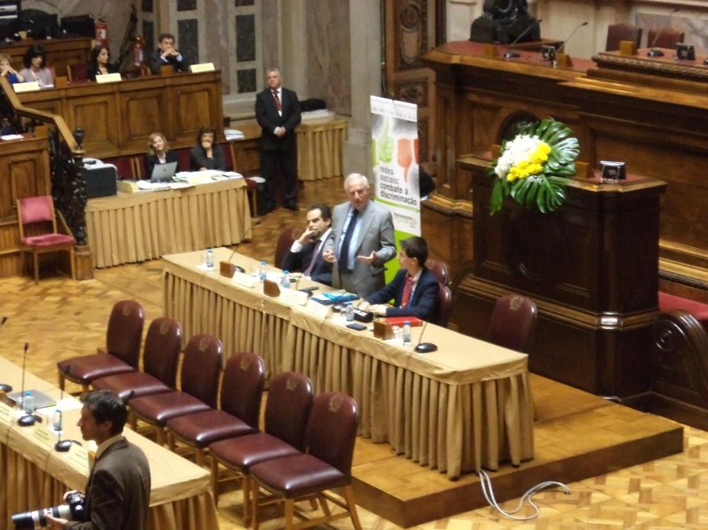 Após o encerramento das comissões, os deputados foram encaminhados para o Átrio Principal para um lanche pois devido a condições metereológicas não era possível realizar o lanche no Claustro.