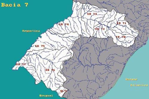 Bacia do Uruguai Apresenta como rio principal o rio Uruguai. Rio Uruguai formado da junção do rio Pelotas e Canoas.