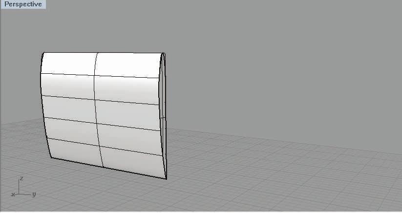 Para a parte central das asas superiores copiar e colar a seção das asas, alinhar com o desenho e com as duas curvas selecionadas digitar Loft e pressionar enter.