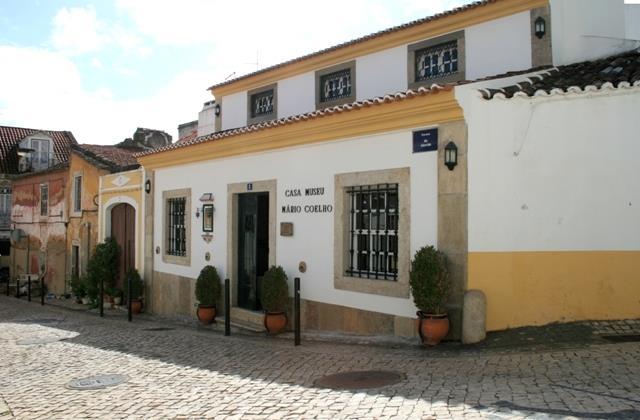 Casa Museu Mário Coelho em Casa-Museu Mário Coelho, proporciona ao seu visitante uma viagem pelos 40 anos de carreira daquele filho de Vila Franca de Xira.