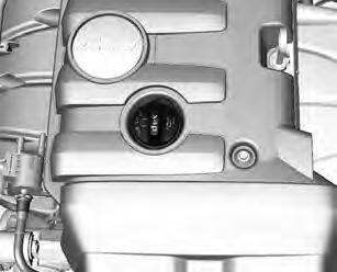 8 L diesel Consulte Capacidades e especificações 0 368. Coloque a tampa e aperte-a.