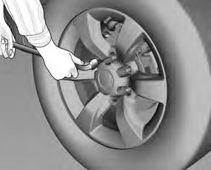 320 Cuidados com o veículo. Nunca troque mais de um pneu de cada vez.. Use o macaco apenas para trocar os pneus em caso de furo, não para troca sazonal de inverno ou verão.