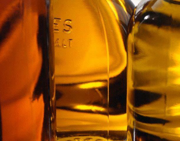 Estudo sobre Imagem e Consumo de Whisky Síntese de Resultados 15 de Outubro de 2003 Documento elaborado por Victor Santos.