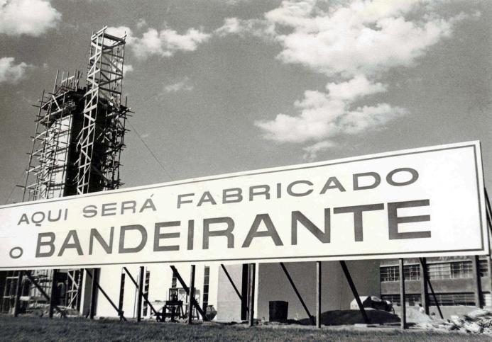 do bandeirante, e a construção do EMB 326