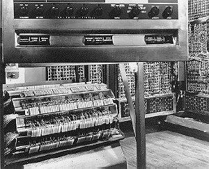 IBM 650-1954 - Realizava 5000 somas/segundo.