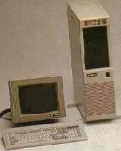 Microprocessadores 1971 1981 - Multi-tarefas; - Trabalhava com uma frequência de 6 á 8 MHz, mais tarde de 20MHz; - Invenção da teleinformática (rede); - 286 utilizando slots ISA de 16 bits e memórias