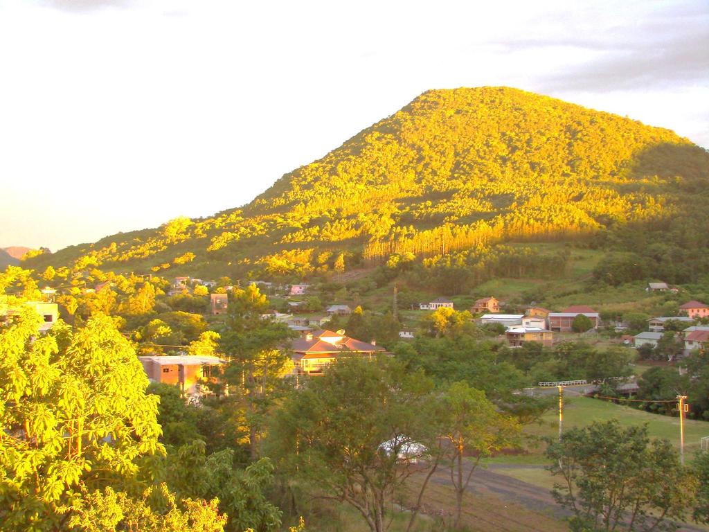 Poço das Antas O município possui uma estrutura topográfica em formato de vale.