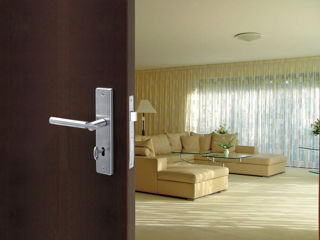 Door Levers with Plates Poignées avec Ecussons Manillas con Escudo Puxadores com Placas Interior Doors Portes Intérieures Puertas Interiores Portas Interiores Stainless Steel Acier Inoxydable Acero