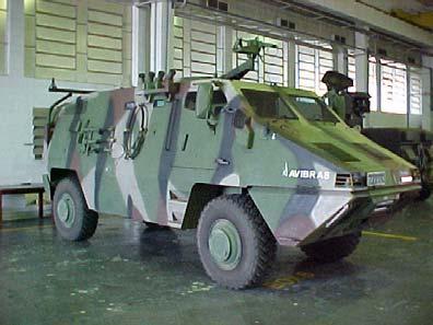 brigadas do Exército, numa versão similar às que foram exportadas para a Malásia. AV-VBL do Exército da Malásia. Versão similar será usada pelo Exército Brasileiro.