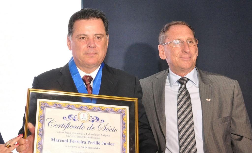ACIA Marconi Perillo recebe homenagem em Anápolis Comemorando os seus 81 anos de fundação, a Associação Comercial e Industrial de Anápolis (ACIA) prestou homenagem ao governador Marconi Perillo.