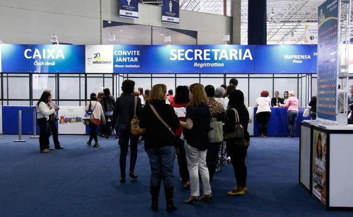 Secretaria e CAEX Obs: a produção do material por conta da Futuro Eventos.