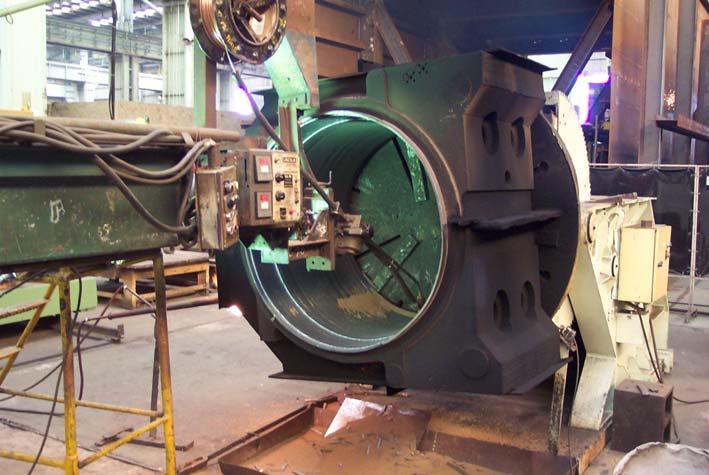 Processo de soldagem (welding process) processo utilizado para unir materiais pelo aquecimento destes a temperaturas adequadas, com ou sem aplicação de pressão, e com ou sem a participação de metal