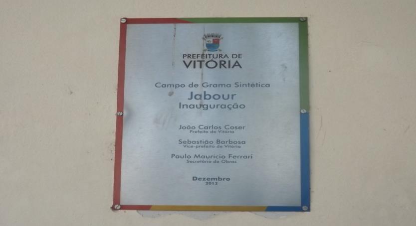 52.3 Banheiro masculino Não existe 52.4 Corrimões Não existe 52.