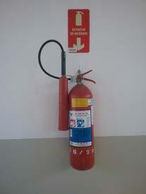 Imagem(4) Descrição(4): Extintor de incêndio NÃO CONFORMIDADES Informações complementares: Abastece