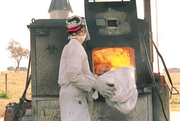 1 Incineração: O processo de incineração utiliza a combustão controlada para degradar termicamente materiais residuais.