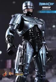 RoboCop (27 de fevereiro de 2014) Já está nos cinemas o filme RoboCop do diretor José Padilha, diretor dos únicos filmes CULT brasileiros: Tropa de Elite I e II.