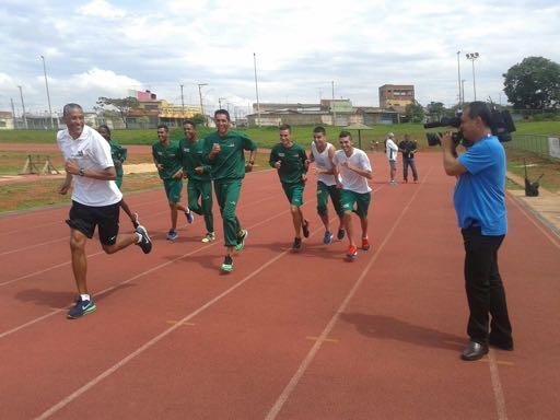 - Joaquim Cruz esteve em Brasília visitando os atletas e a equipe do Programa