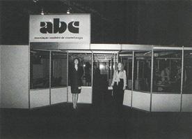 etc propaganda Ações da ABC em 1993 Feira Cosmética 93 (reuniu 120 expositores, 70 mil visitantes, 25 do Exterior) e nosso objetivo, que era criar um ponto de encontro para o mercado