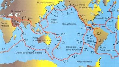 Figura 02: Representação da distribuição das placas tectônicas ao redor do planeta.