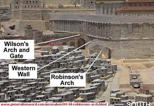15 Lado oeste do templo Herodes com o arco de Robinson e o arco de Wilson O Pórtico de Salomão ou Colunatas de Salomão (11) se