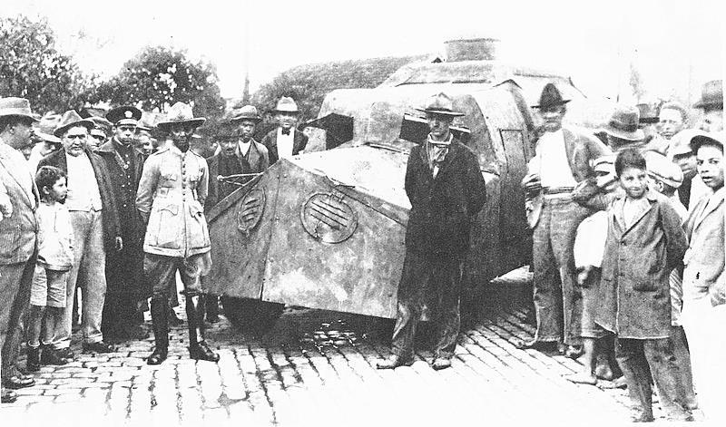 tosco, foi baseado no simulacro de um blindado de treinamento utilizado pelo Reichswehr alemã