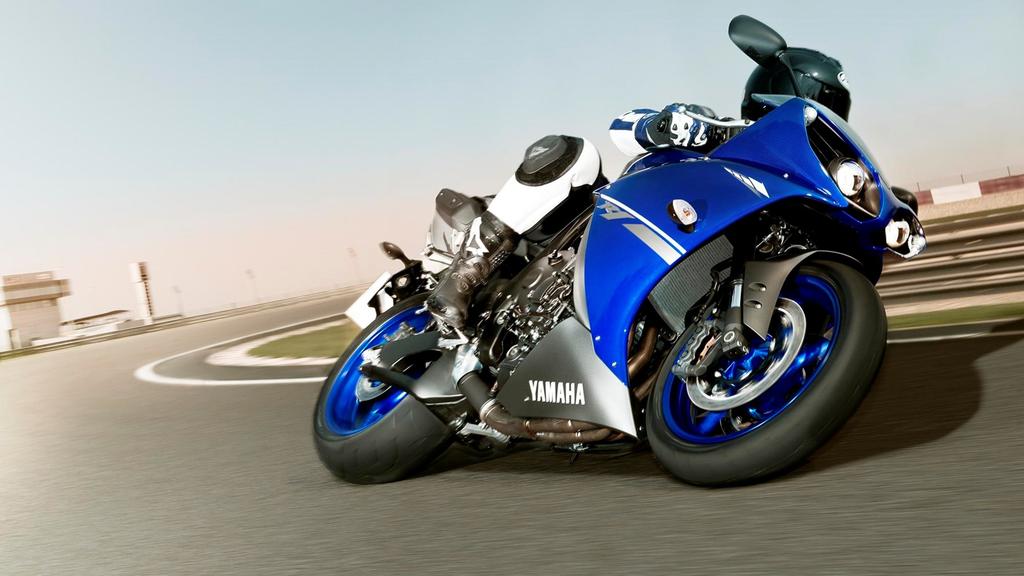 Inspirada no MotoGP Com um TCS (Sistema de controlo de tracção) de 6 modos desenvolvido para o MotoGP, a recente é a moto Supersport mais avançada de sempre da Yamaha.