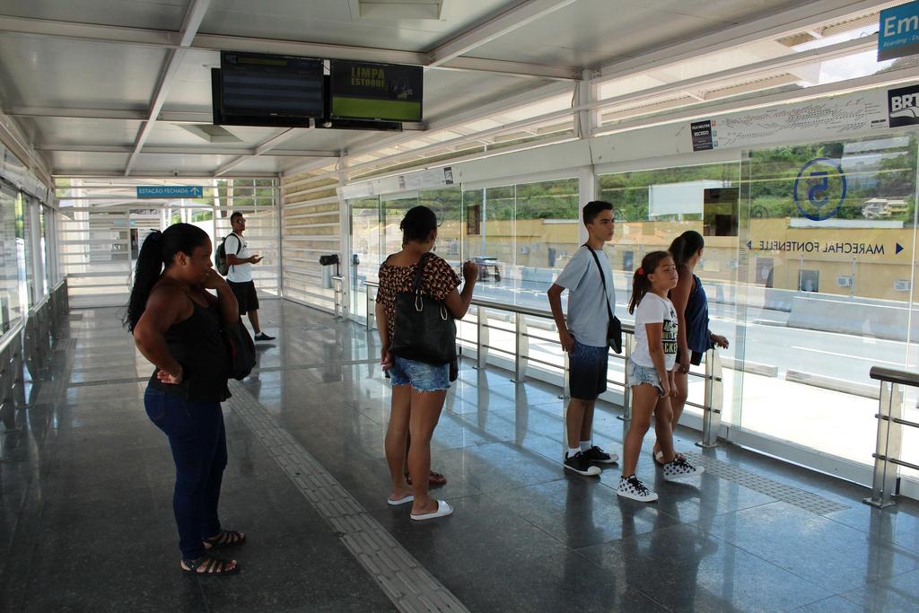 Deduções - Baixa Frequência Fora de Pico Frequência de no máximo 12 minutos,