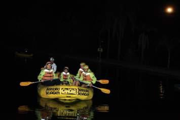 Rafting Noturno no Jacaré O Rafting Noturno no Jacaré traz uma nova percepção do rio e da mata.