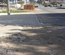 Desnivelamento na calçada que dificulte a caminhada (calçada nivelada nos (desnivelamento presente (desnivelamento presente.2 lados) do lado 1)... do lado 2) f.